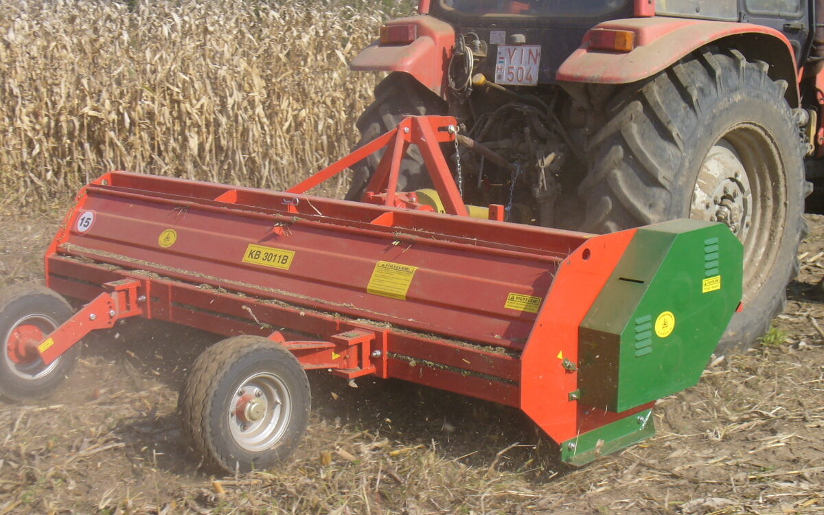 KB 3011 B típusú szárzúzó