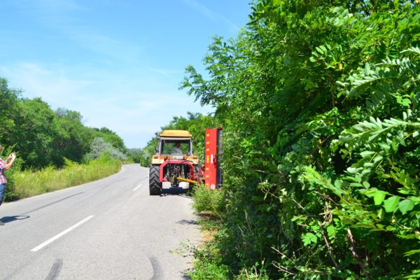 KB 320 típusú rézsűvágó