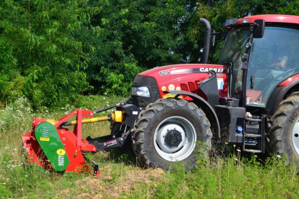 KB 340 típusú front szárzúzó