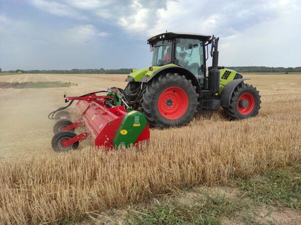 KG 6000 típusú szárzúzó, magyar gyártmány, 6 méteres munkaszélesség