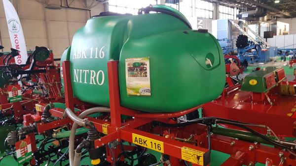 ABK 116 “NITRO” row-crop cultivator with a liquid fertilizer application unit